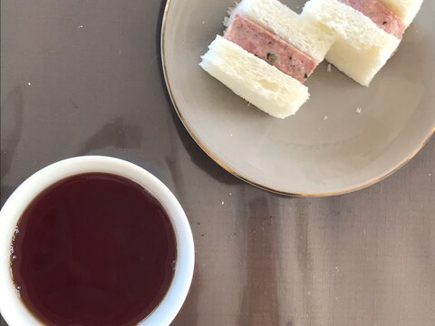 紅茶とサンドイッチでティータイム٩(๑❛ᴗ❛๑)۶